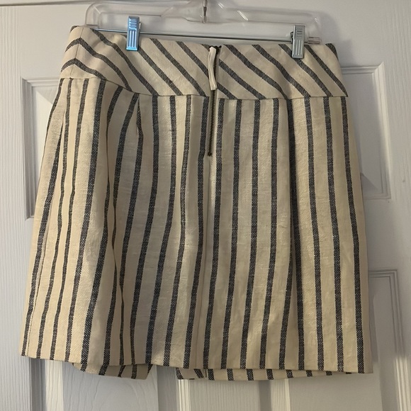 Navy and cream skort - Picture 2 of 3